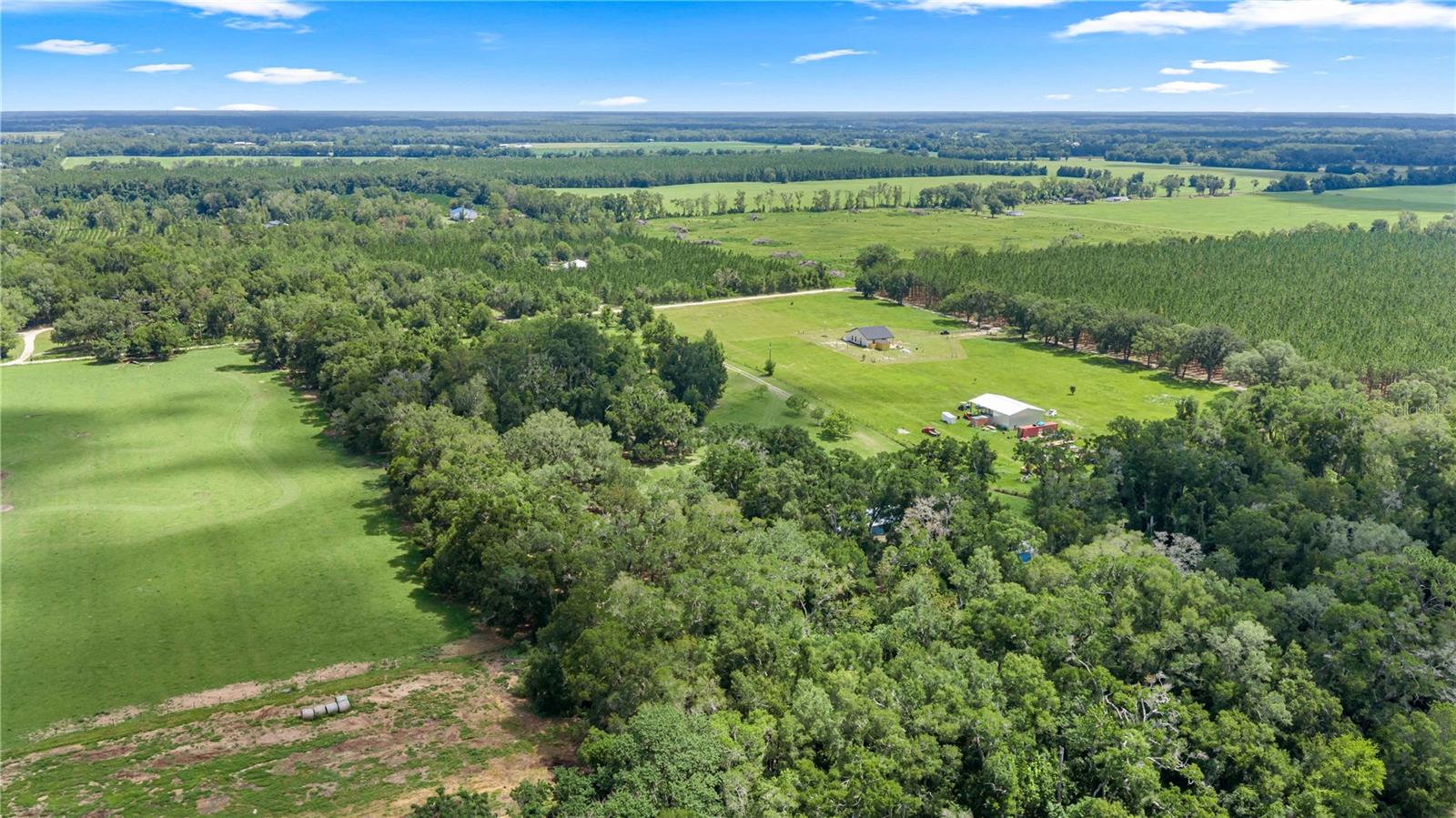 34-10-15 0012.50 ACRES W1/2 OF EAST 828 FT OF SW1/ - Residential