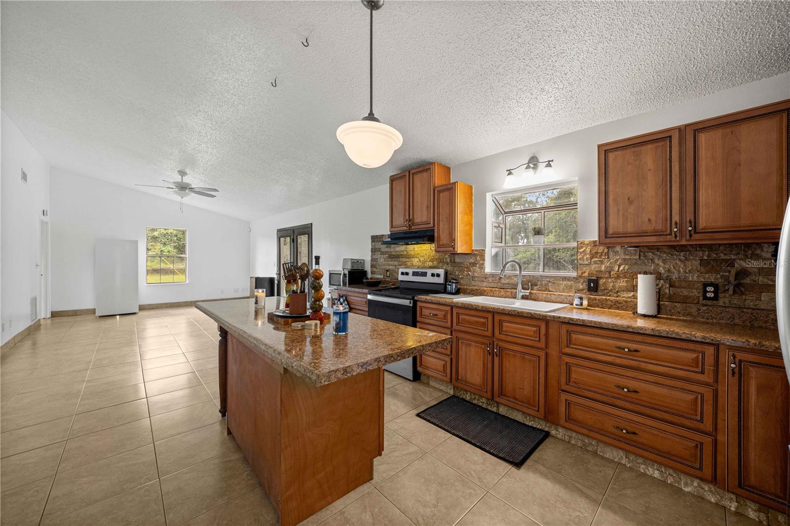 34-10-15 0012.50 ACRES W1/2 OF EAST 828 FT OF SW1/ - Residential