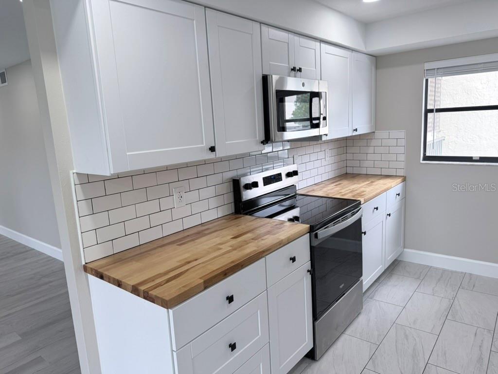 COVE CAY VILLAGE IV - Residential Lease