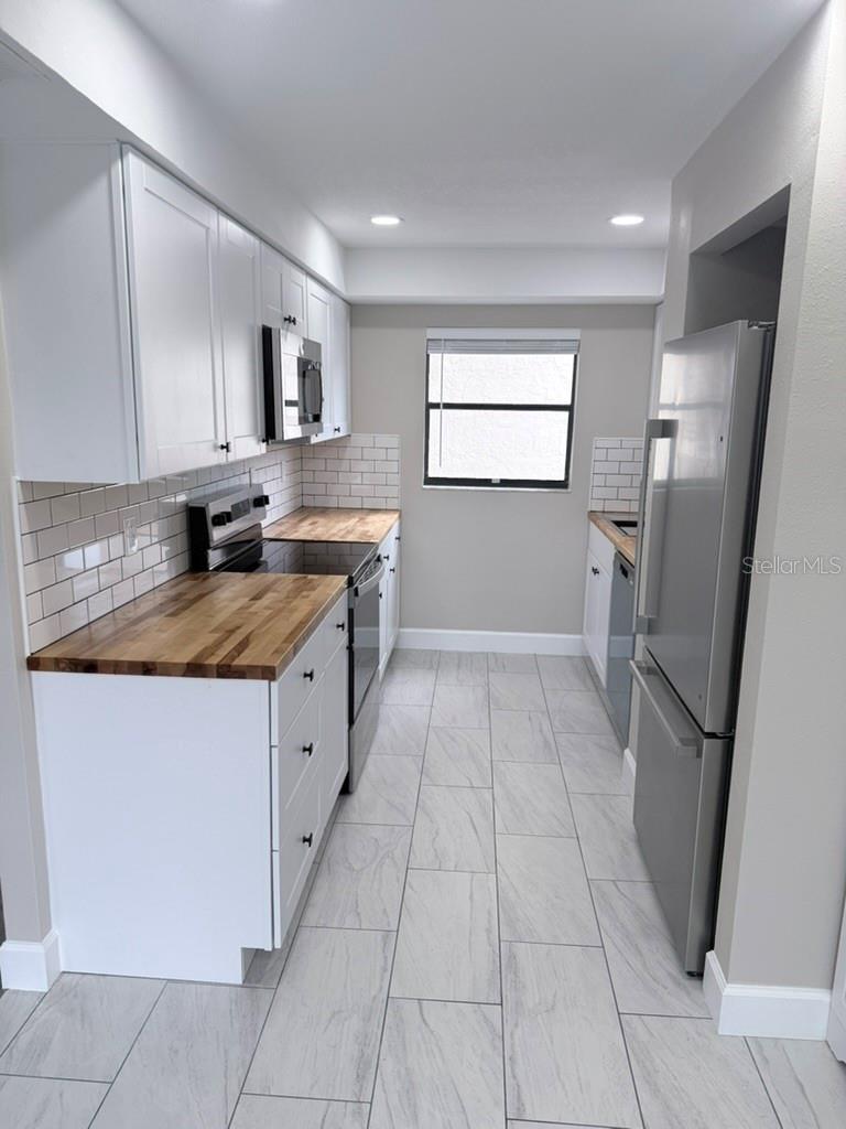 COVE CAY VILLAGE IV - Residential Lease