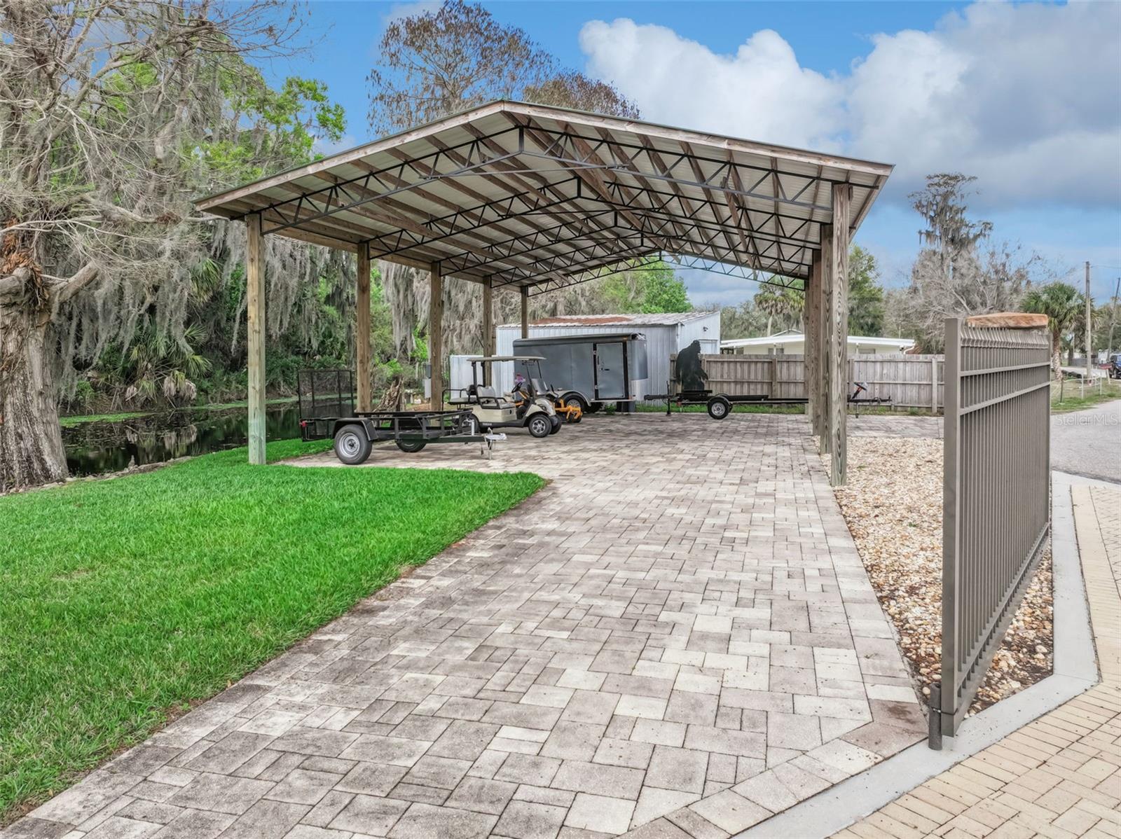 CHERRY POCKET - Residential