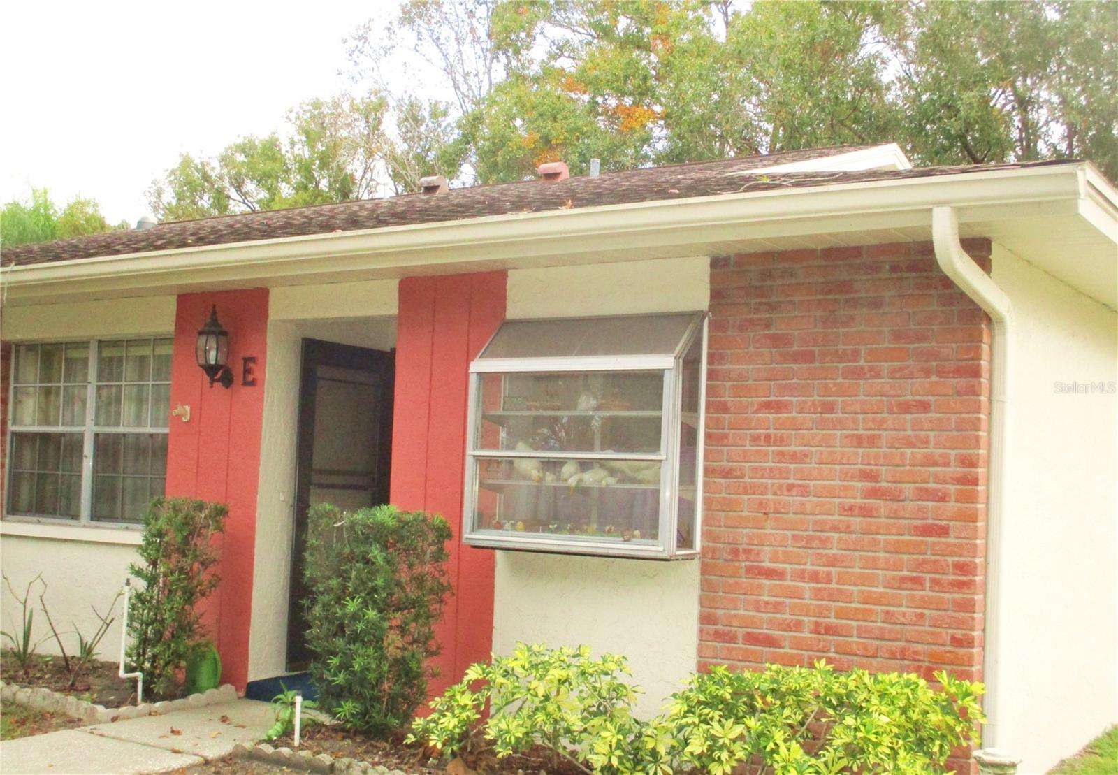 ADORABLE 2/2 W/CARPORT IN DESIRABLE HIGHLAND LAKES 55+ COMMUNITY. CERAMIC-TOP SELF CLEANING RANGE, MICROWAVE, DISPOSAL, D/W, NEW REFRIGERATOR TO BE INSTALLED UPON LEASE SIGNING, WASHER & DRYER IN SEPARATE LAUNDRY ROOM, CEILING FANS THROUGHOUT UNIT, RIGID CORE VINYL PLANK FLOORING, HALL BATH HAS NEW SHOWER/TUB ENCLOSURE WITH NEW GLASS DOORS. THERE ARE TOO MANY AMENITIES TO LIST, BUT HERE ARE A FEW:LARGE CLUBHOUSE WITH CLUBS AND SHOWS THROUGHOUT THE YEAR, FEE FREE GOLF, DOUBLE OLYMPIC SIZED POOL, LARGE HOT TUB, TENNIS COURTS, BOCCI, SHUFFLEBOARD COURTS, PICKLEBALL, NUMEROUS CRAFT CLASSES, LINE DANCING, LODGE POOL AND DOCKS AND BINGO!!! MANY RESTAURANTS AND SHOPPING CLOSE BY & WHEN YOU FEEL LIKE VISITING TARPON SPRINGS WITH THE SPONGE DOCKS, OR DUNEDIN WITH ITS RICH SCOTTISH HERITAGE OR MANY BEACHES ON THE GULF OF MEXICO, YOU'LL KNOW THIS IS THE BEST PLACE TO LIVE IN ALL OF FLORIDA. 1ST, LAST & I MONTH SECURITY REQUIRED FOR MOVE-IN. CREDIT & BACKGROUND CHECK REQUIRED. NO PETS ARE PERMITTED. THIS IS A GOLF CART COMMUNITY.
