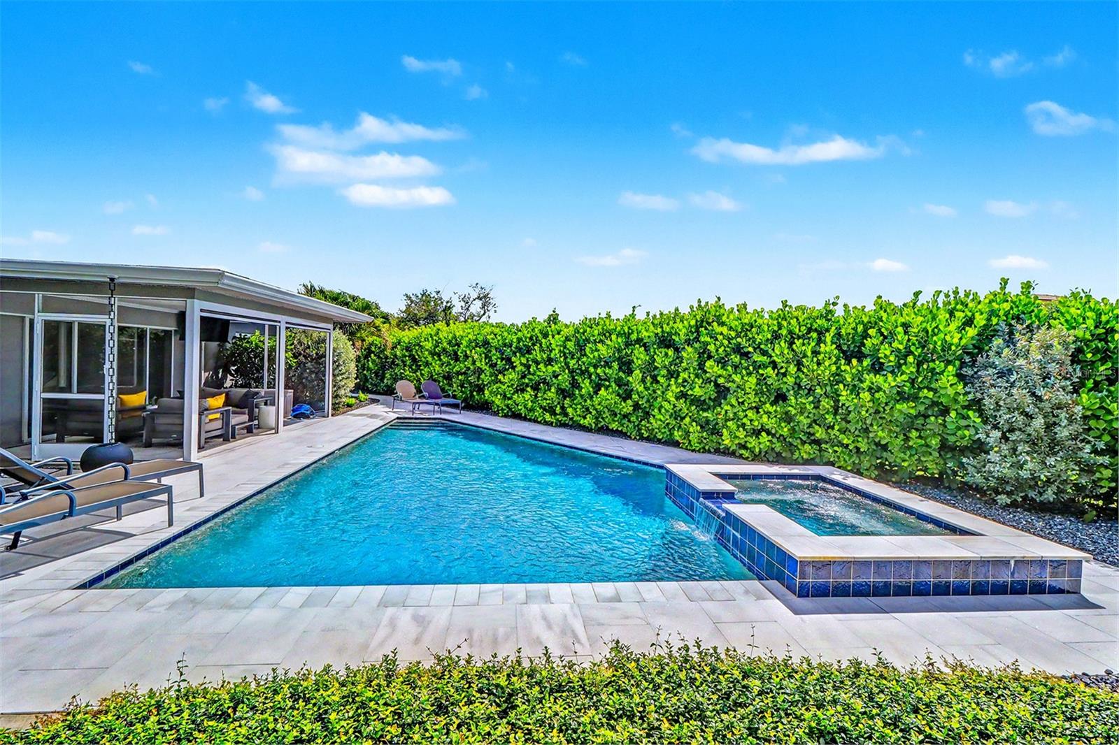 OAKHURST SHORES 5TH ADD - Residential