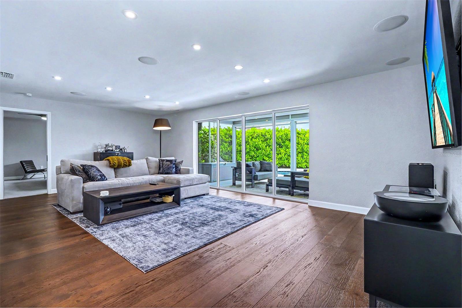 OAKHURST SHORES 5TH ADD - Residential