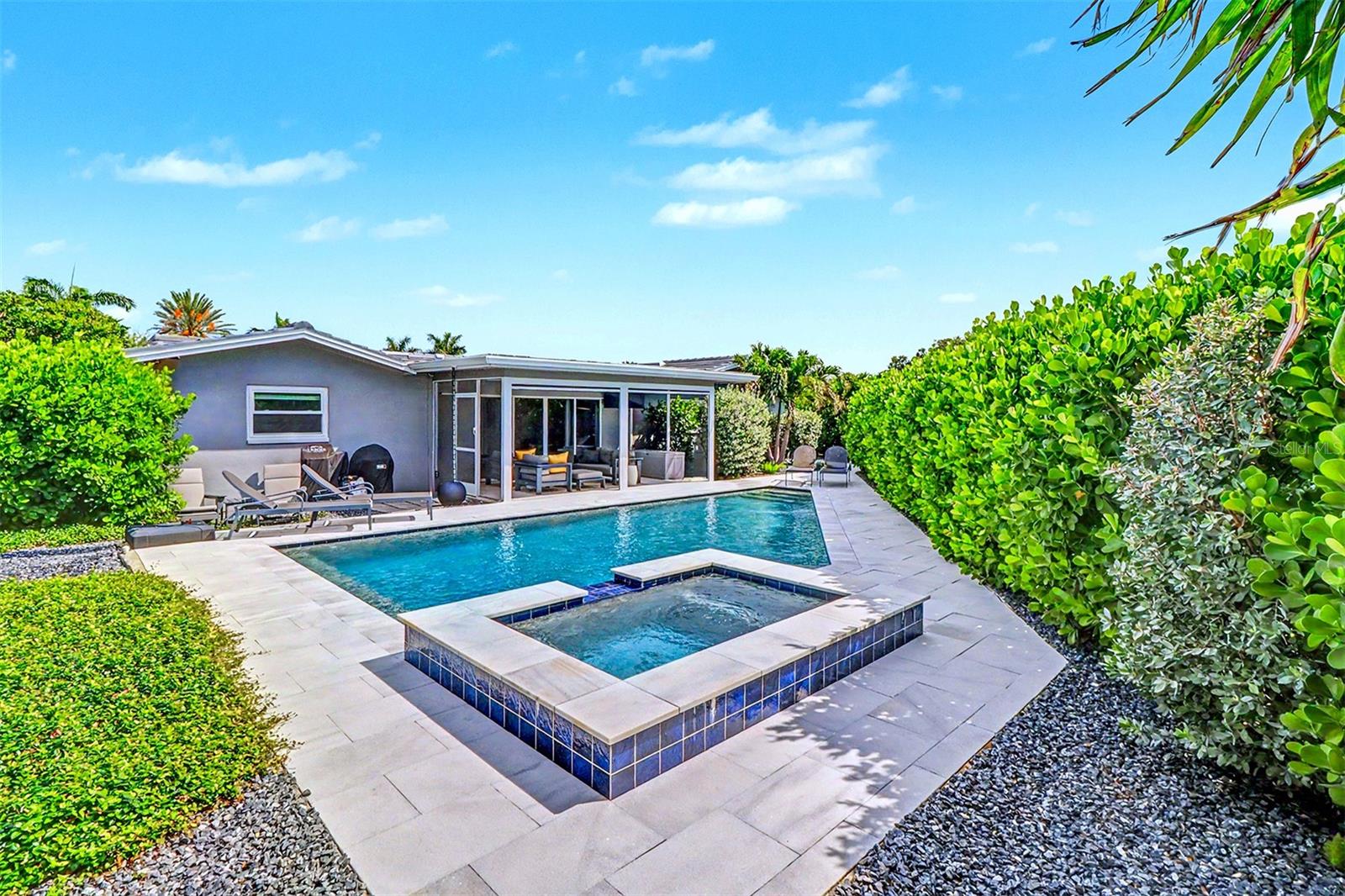 OAKHURST SHORES 5TH ADD - Residential
