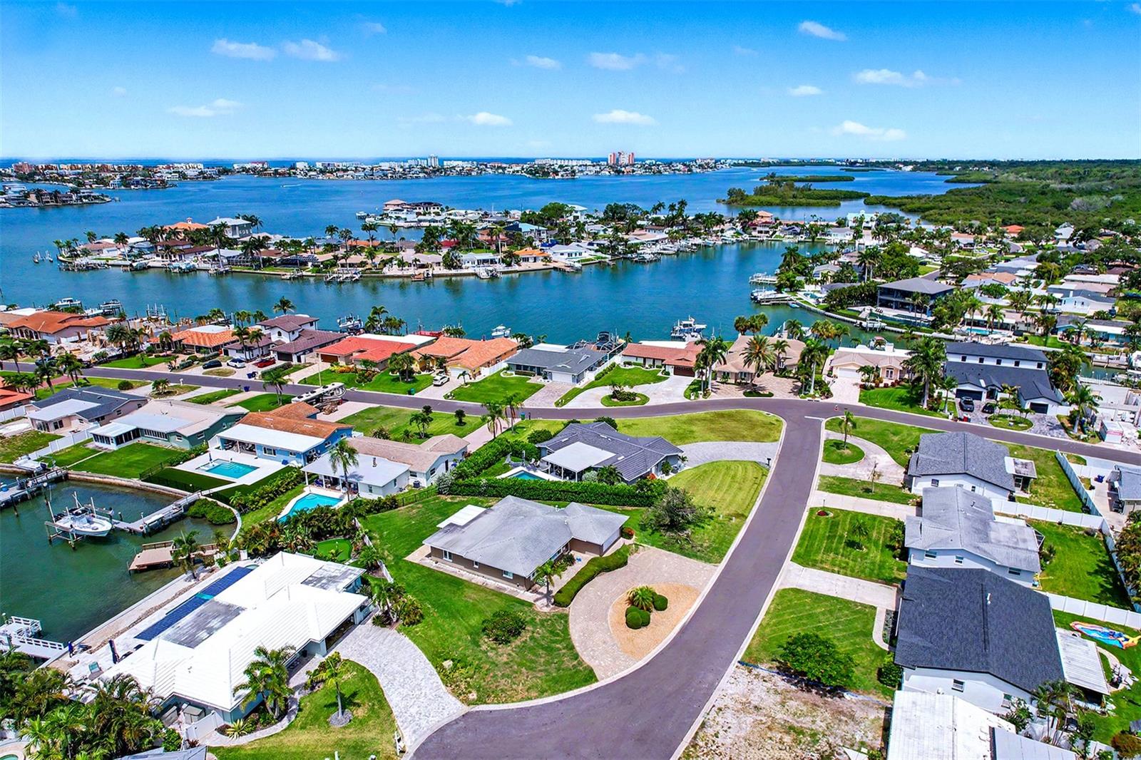 OAKHURST SHORES 5TH ADD - Residential