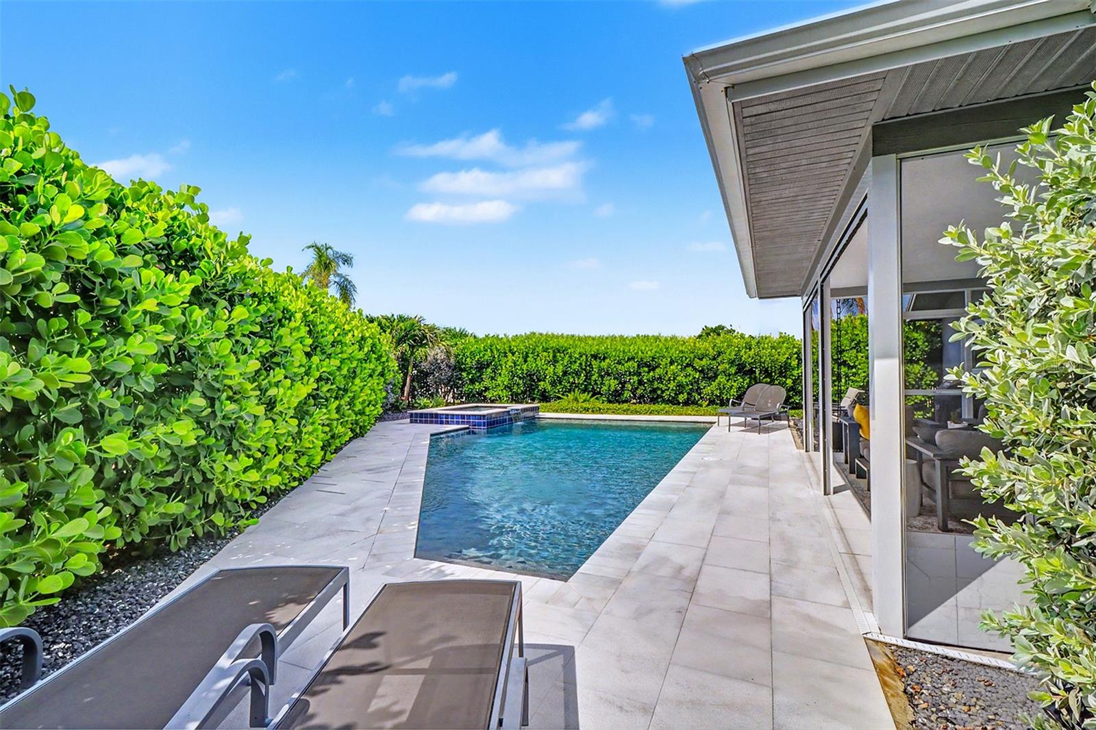 OAKHURST SHORES 5TH ADD - Residential