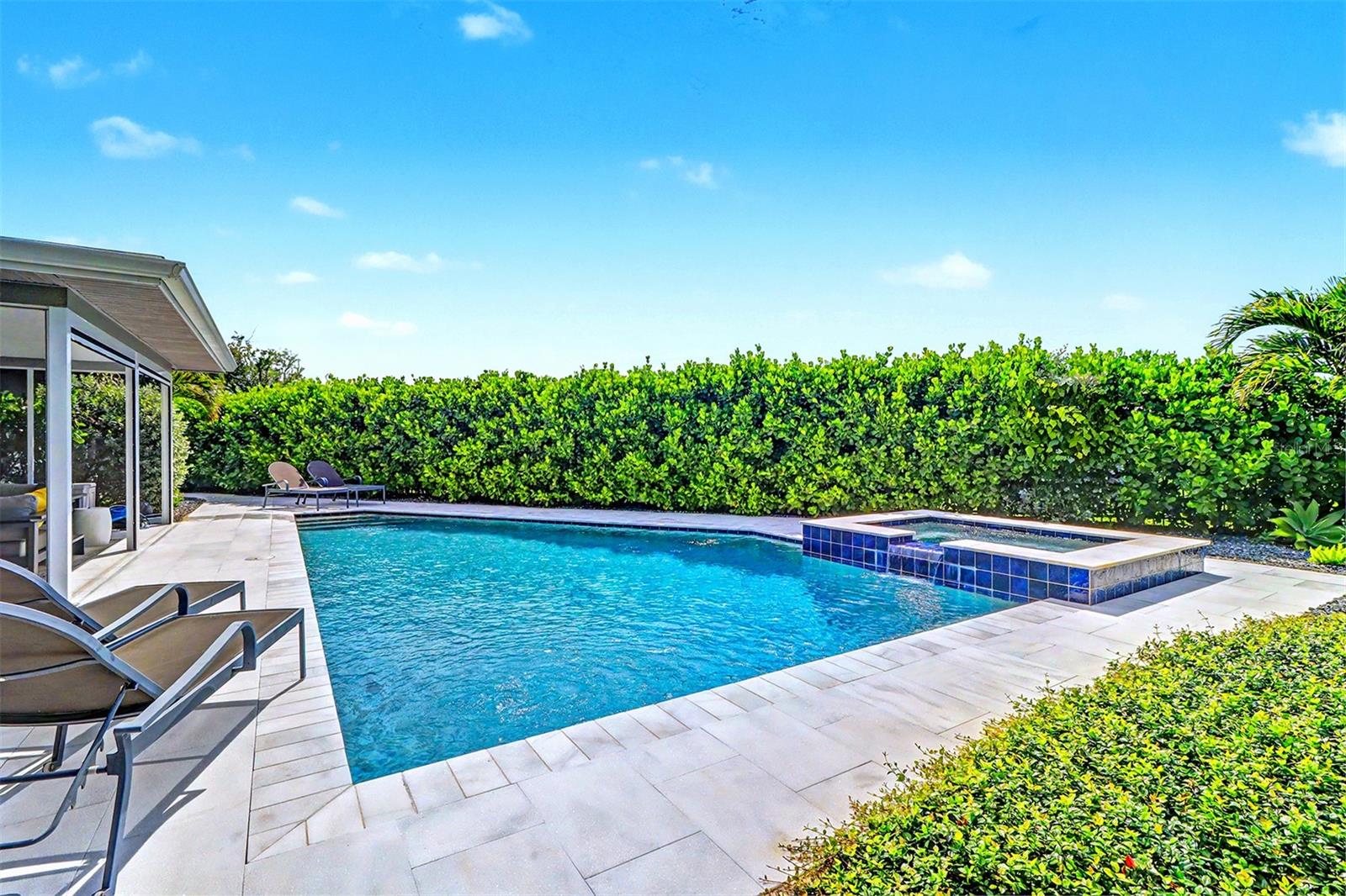 OAKHURST SHORES 5TH ADD - Residential