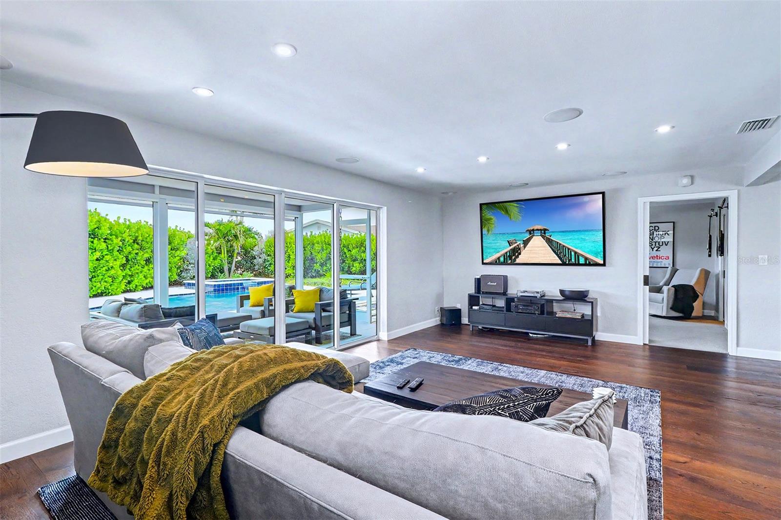 OAKHURST SHORES 5TH ADD - Residential