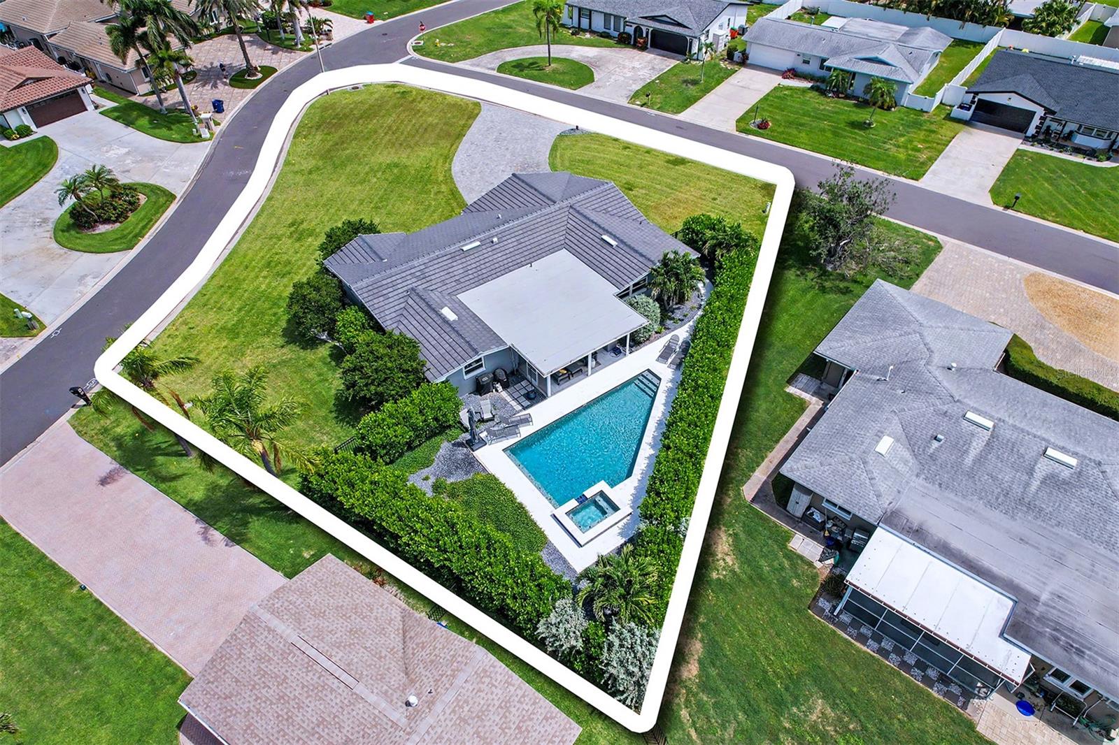 OAKHURST SHORES 5TH ADD - Residential