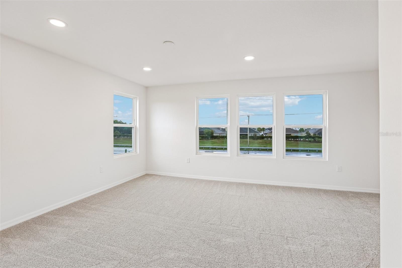 TWIN OAKS - Residential
