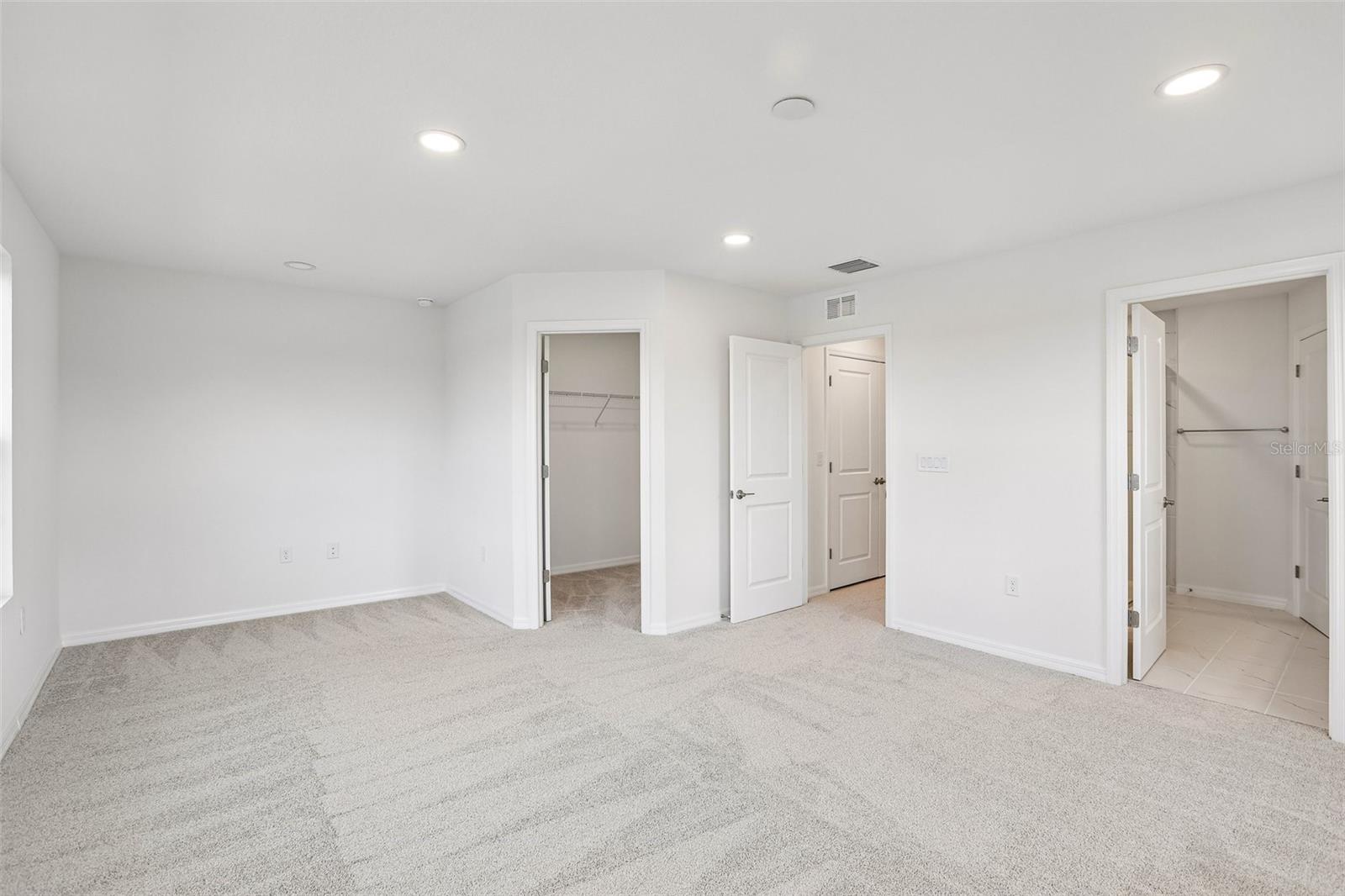 TWIN OAKS - Residential