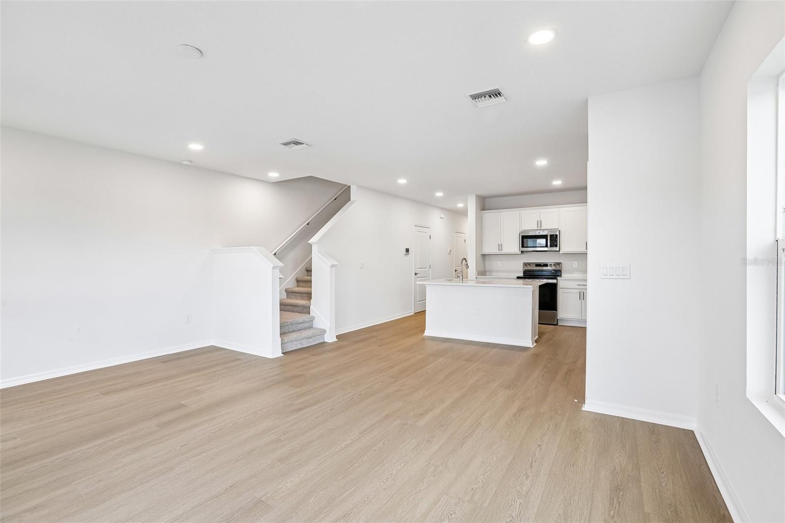 TWIN OAKS - Residential