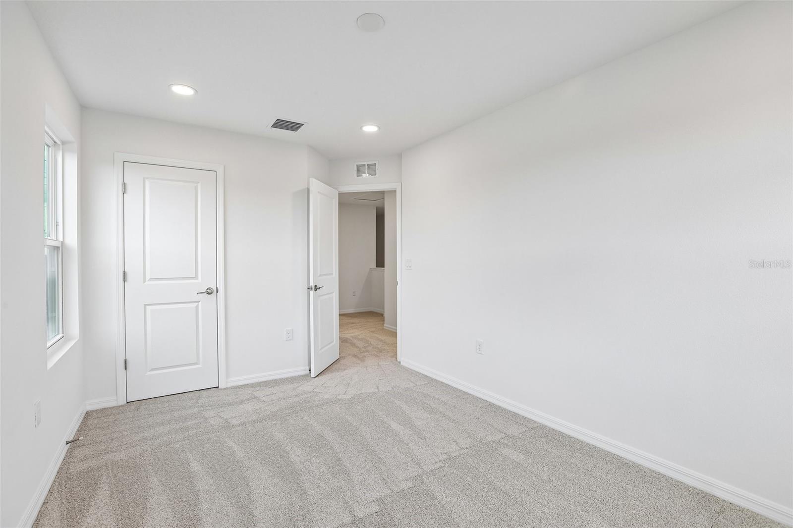TWIN OAKS - Residential