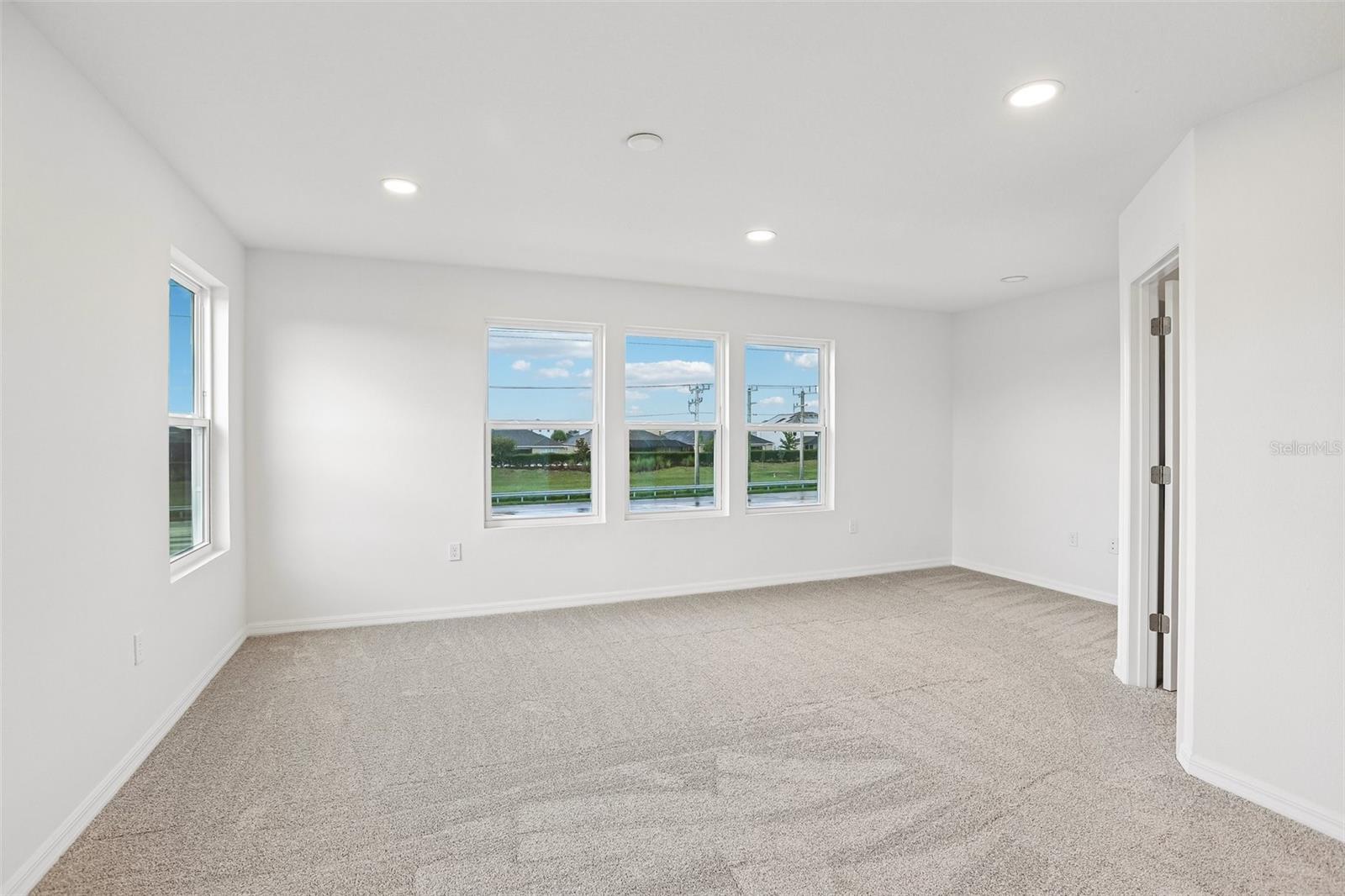 TWIN OAKS - Residential