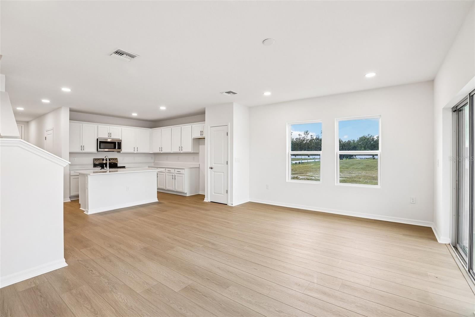 TWIN OAKS - Residential