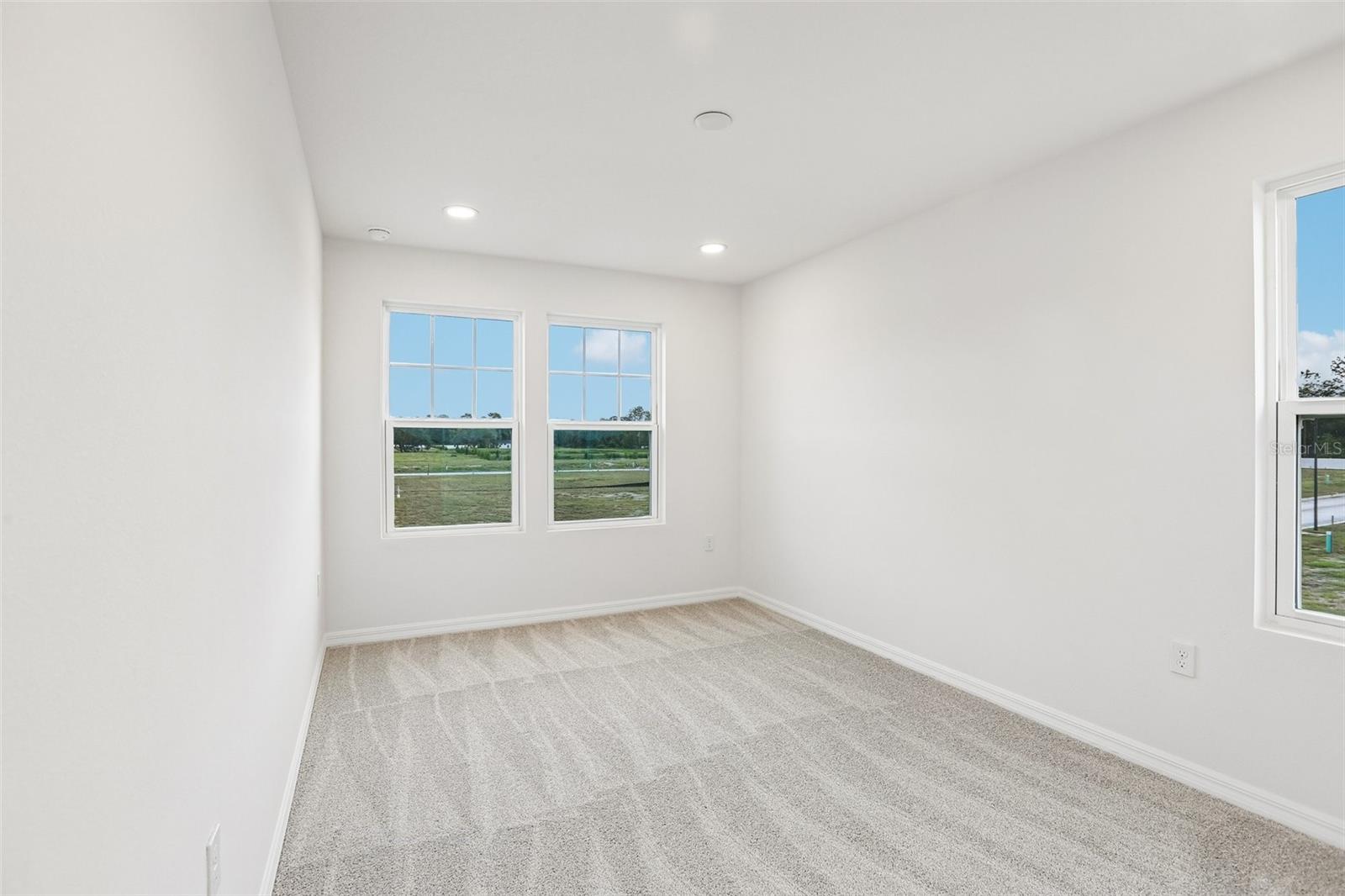 TWIN OAKS - Residential