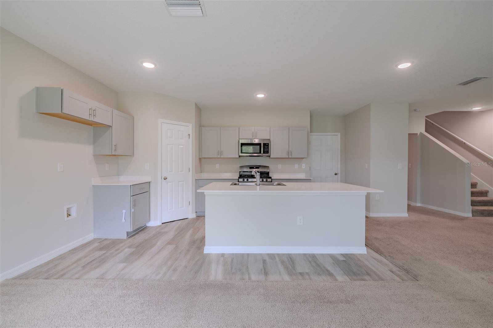 B & D HAWKSTONE PH 1 - Residential