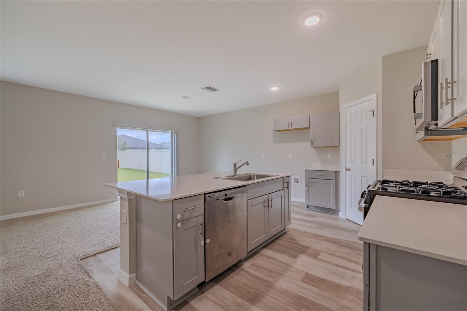 B & D HAWKSTONE PH 1 - Residential