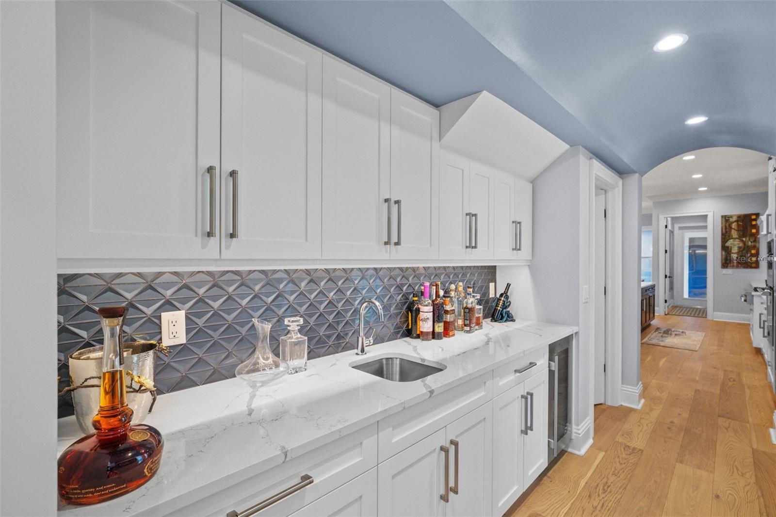 BAYSHORE BEAUTIFUL - Residential