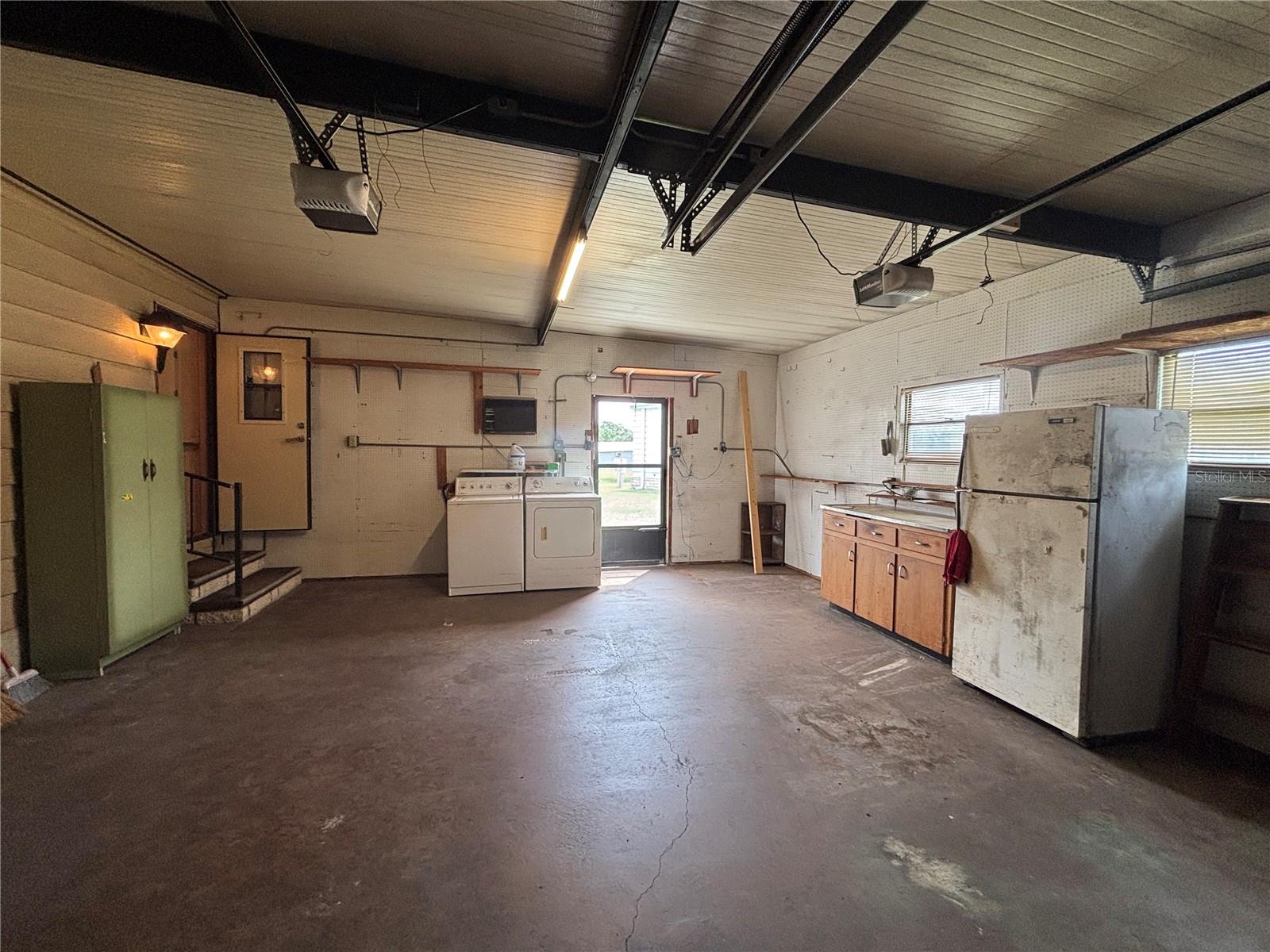 ZELLWOOD STATION - Residential