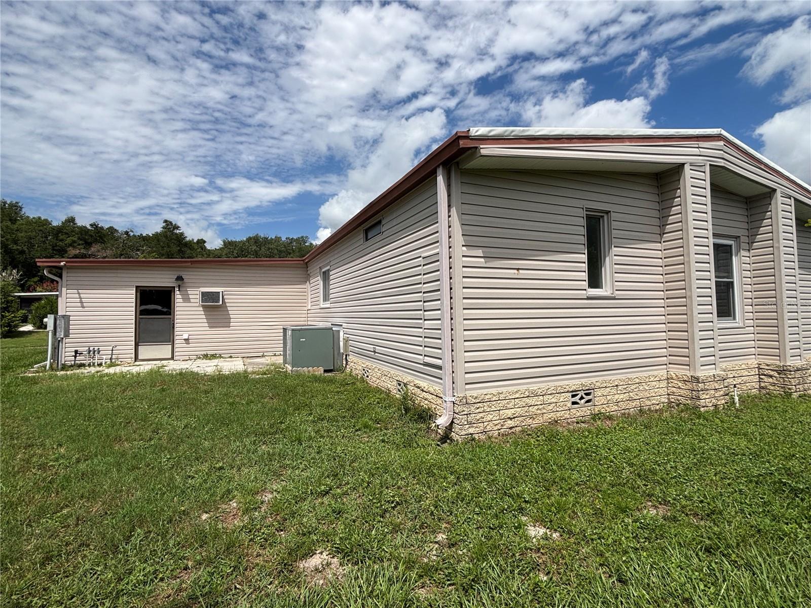 ZELLWOOD STATION - Residential