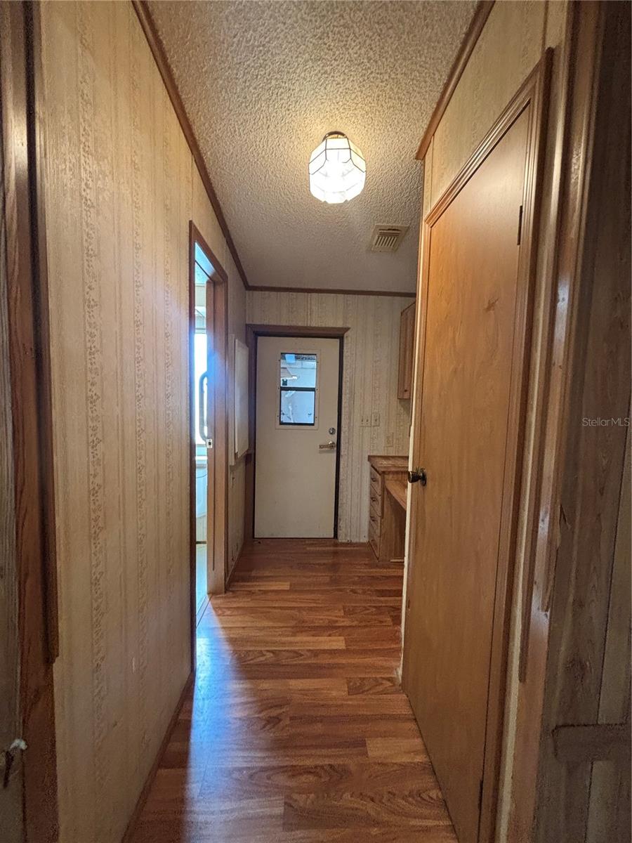 ZELLWOOD STATION - Residential