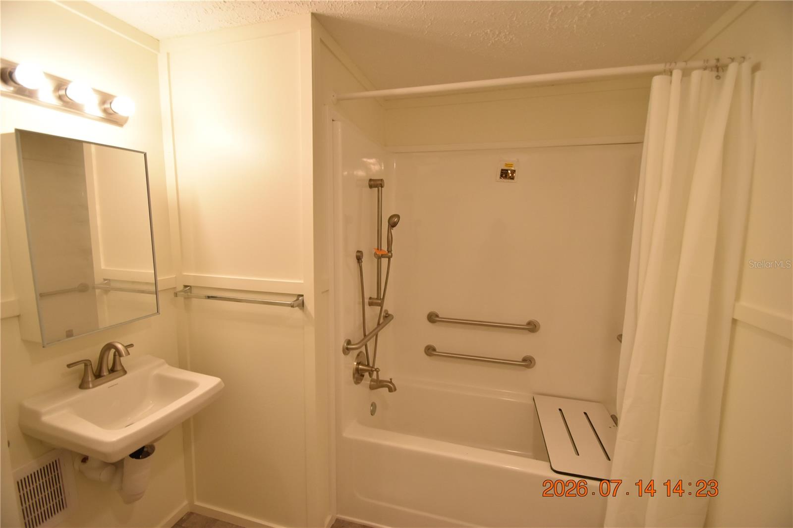 MAYFAIR GARDEN ACRES - Residential Lease