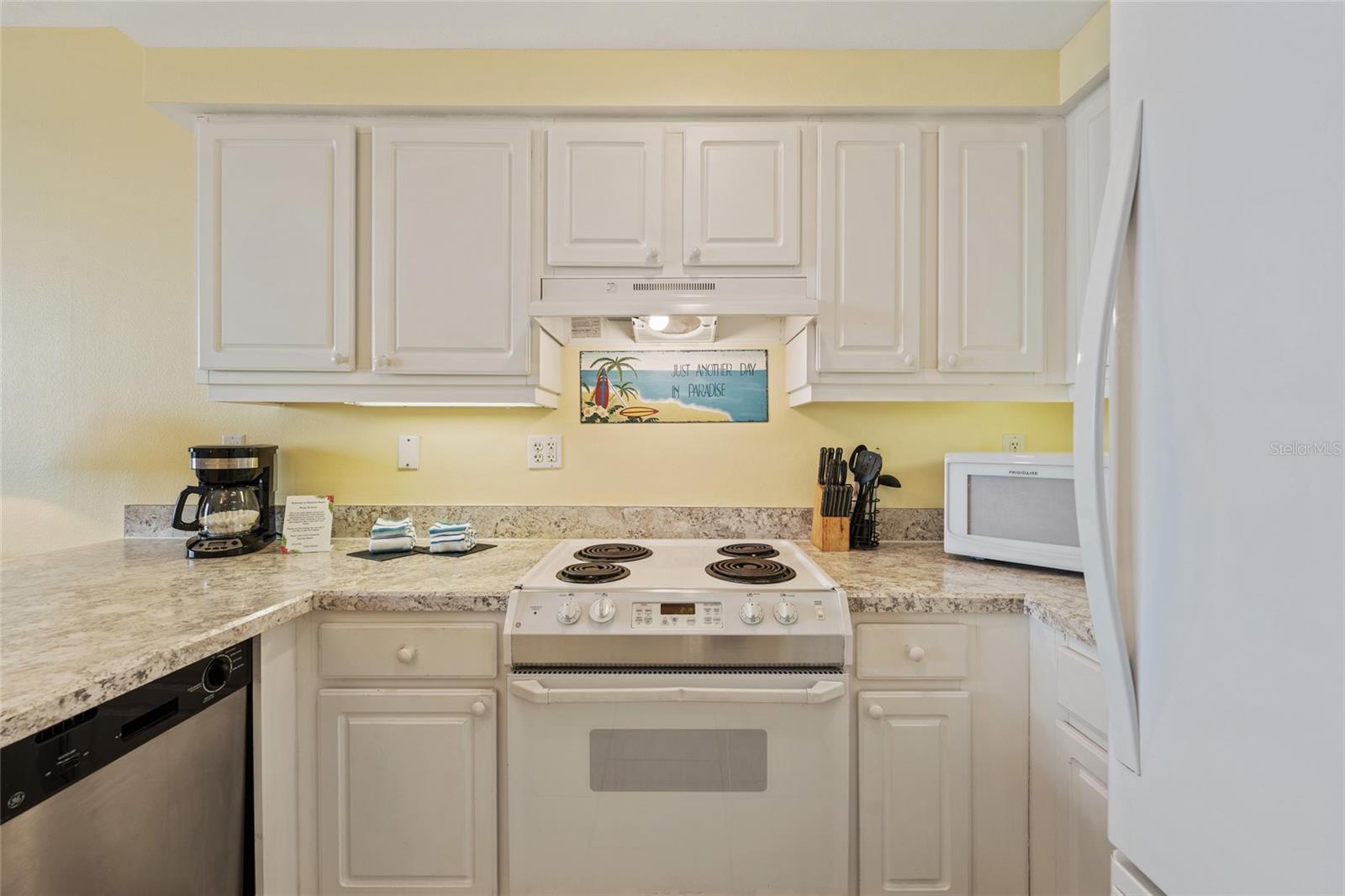 OCEAN WALK 01 DB CONDO - Residential