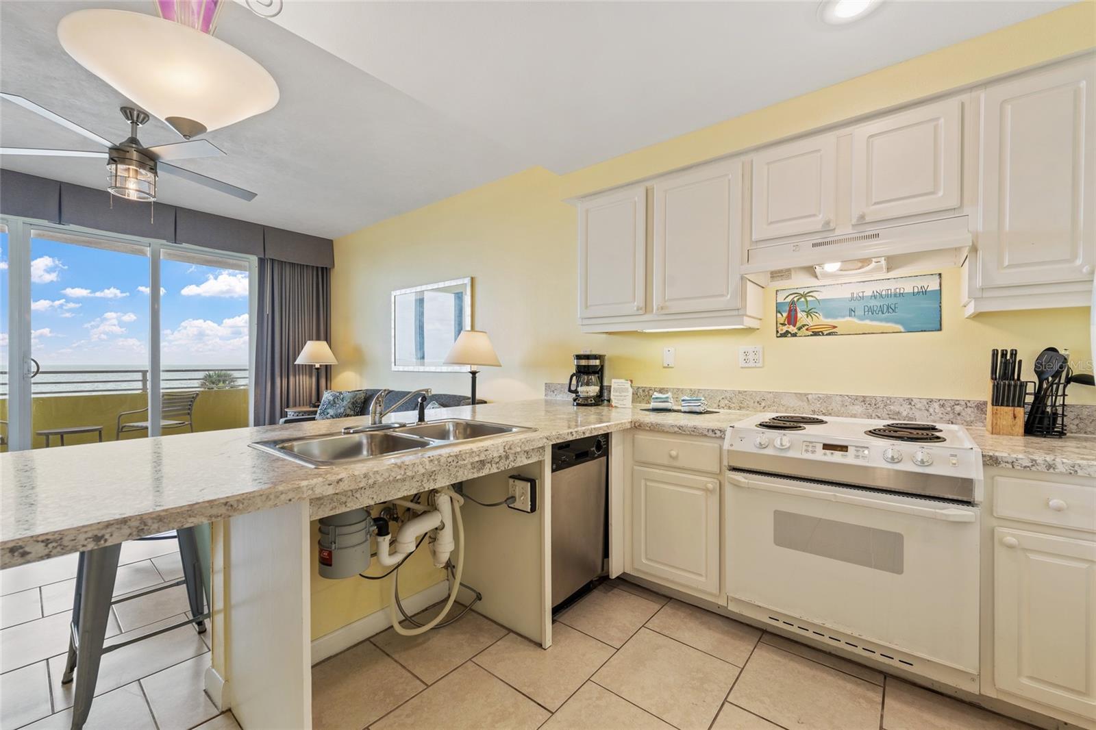 OCEAN WALK 01 DB CONDO - Residential