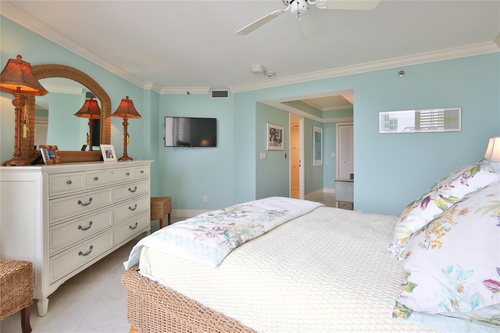 BEACHES OF LONGBOAT KEY PH-1 - Residential Lease