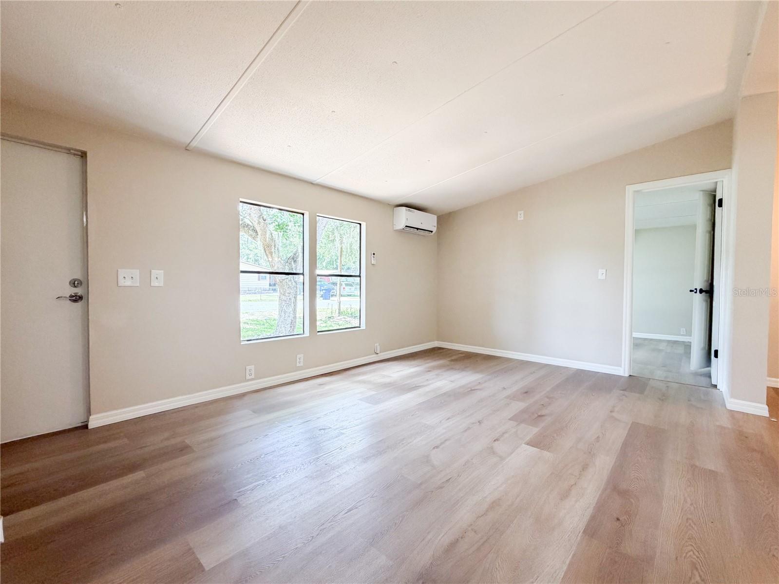 PINE LAKE - Residential