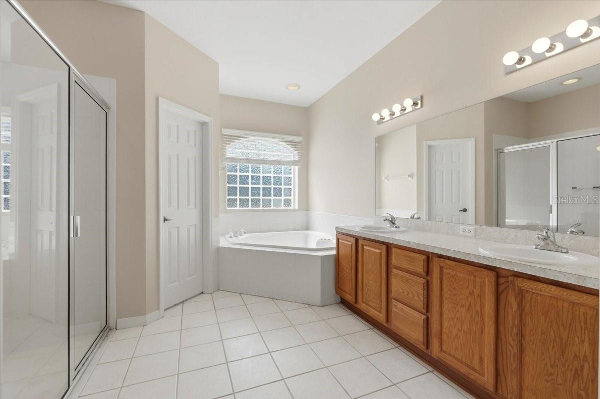 CARILLON LAKES PH 04 - Residential