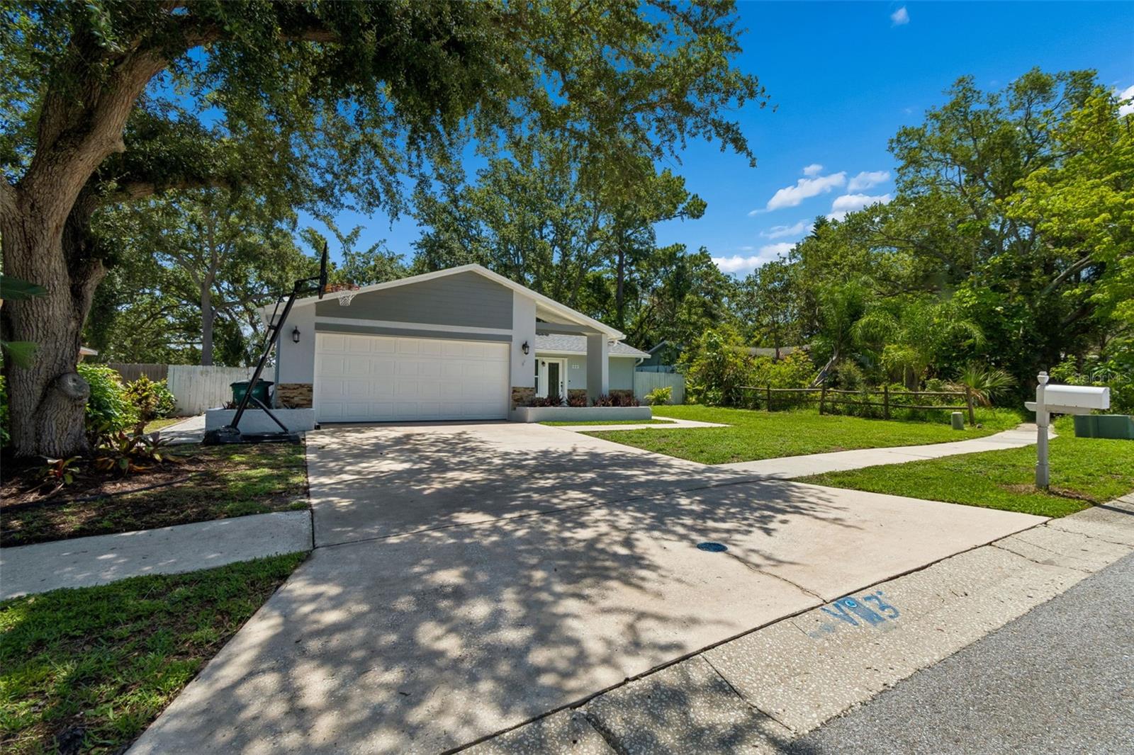 COUNTRY VILLAS - Residential