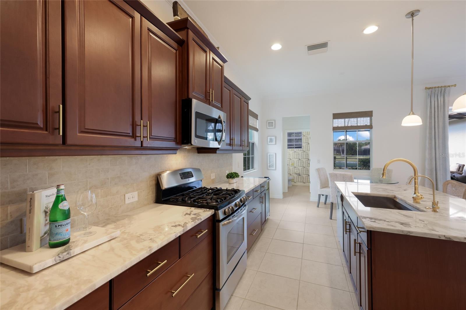 COUNTRY CLUB EAST AT LAKEWD RNCH QQ1 2B - Residential