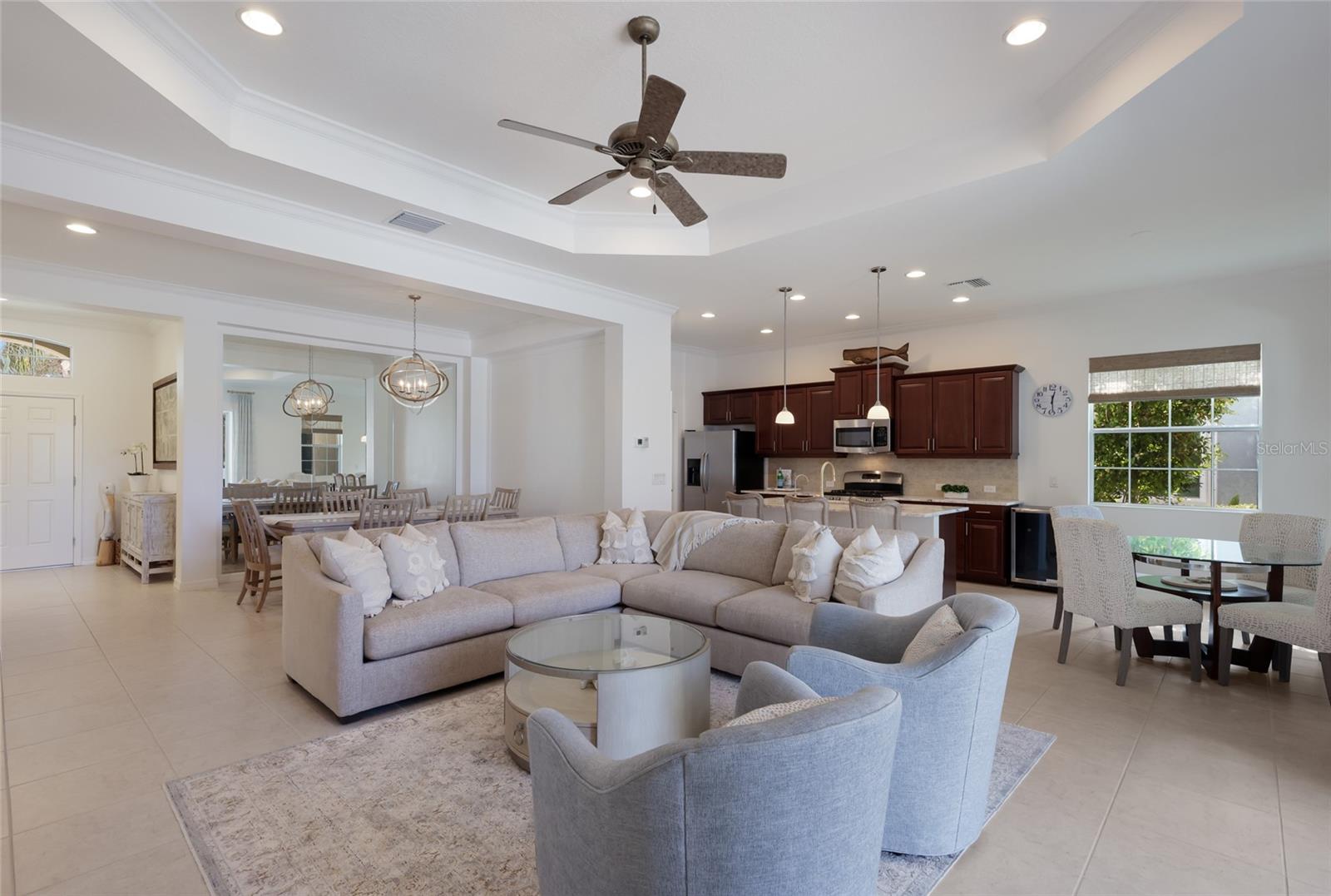 COUNTRY CLUB EAST AT LAKEWD RNCH QQ1 2B - Residential