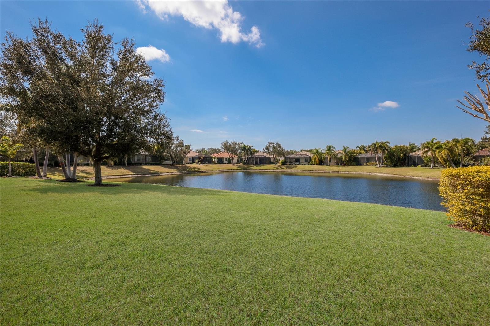 COUNTRY CLUB EAST AT LAKEWD RNCH QQ1 2B - Residential