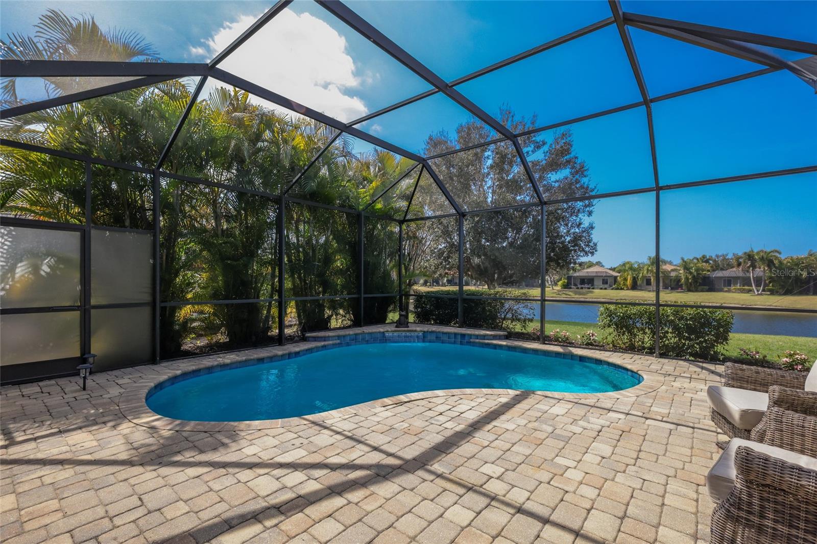 COUNTRY CLUB EAST AT LAKEWD RNCH QQ1 2B - Residential