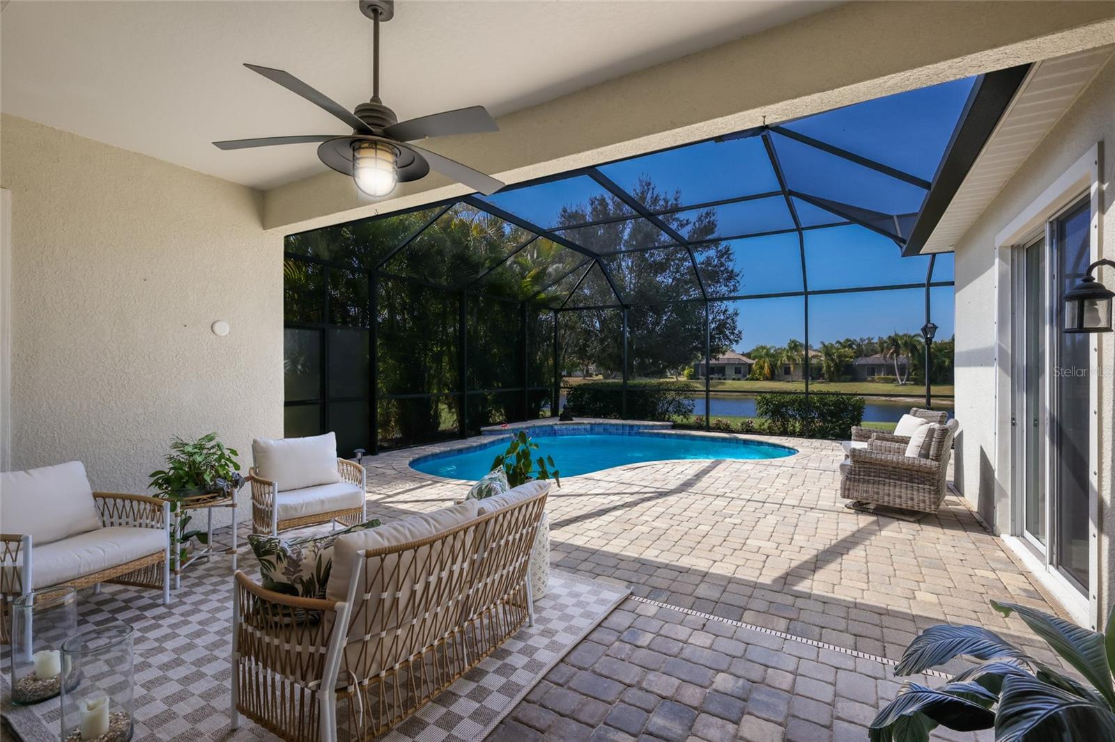 COUNTRY CLUB EAST AT LAKEWD RNCH QQ1 2B - Residential