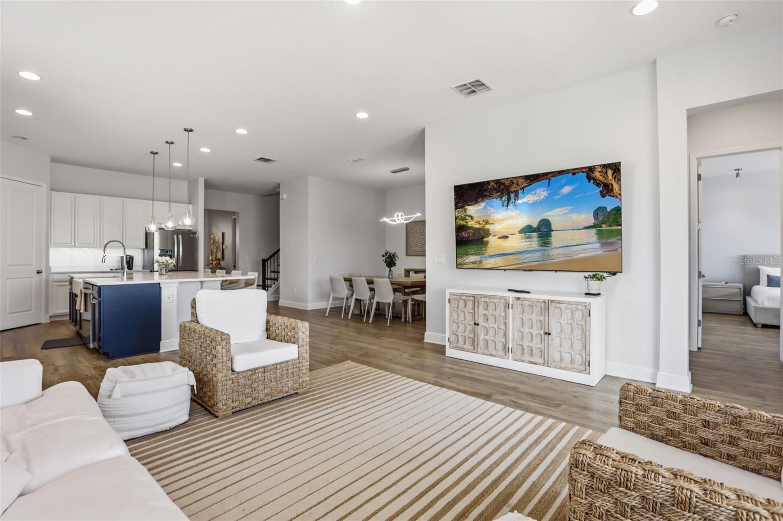 BELLA COLLINA WEST SUB - Residential Lease