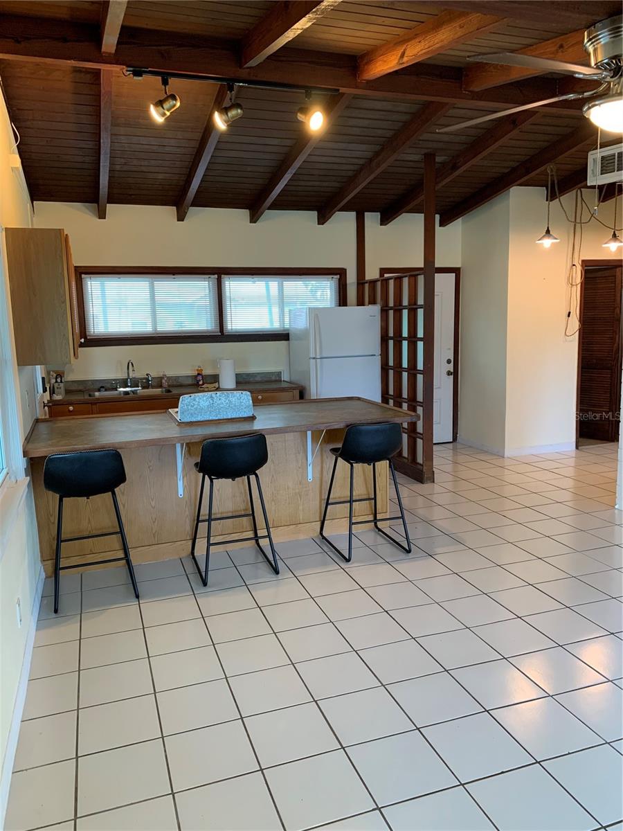 VENICE PARK SUB - Residential Lease