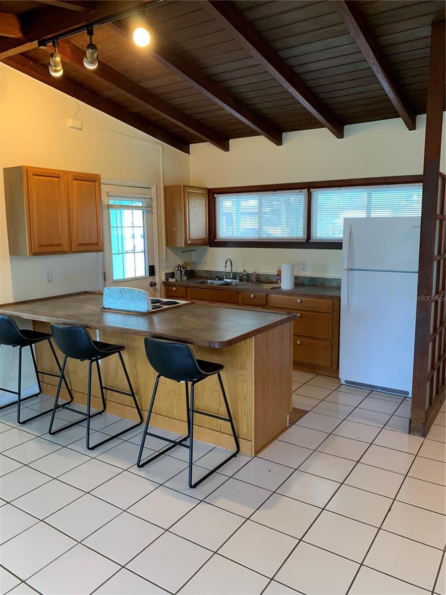VENICE PARK SUB - Residential Lease