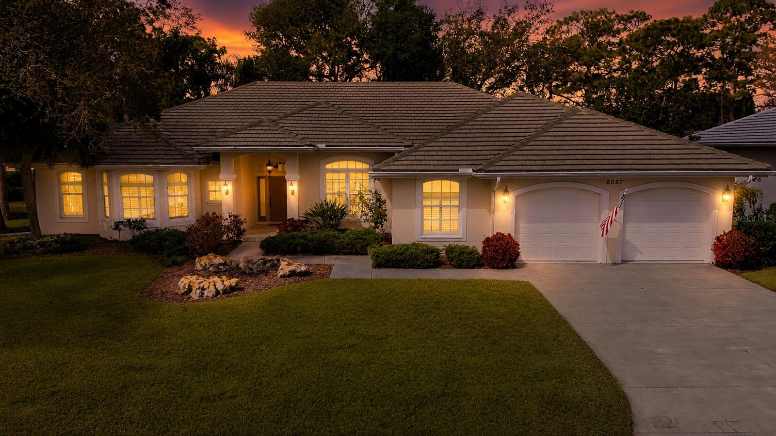 CALUSA LAKES - Residential
