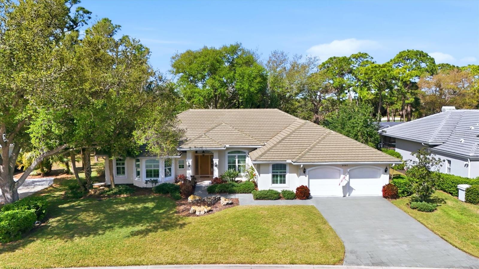 CALUSA LAKES - Residential