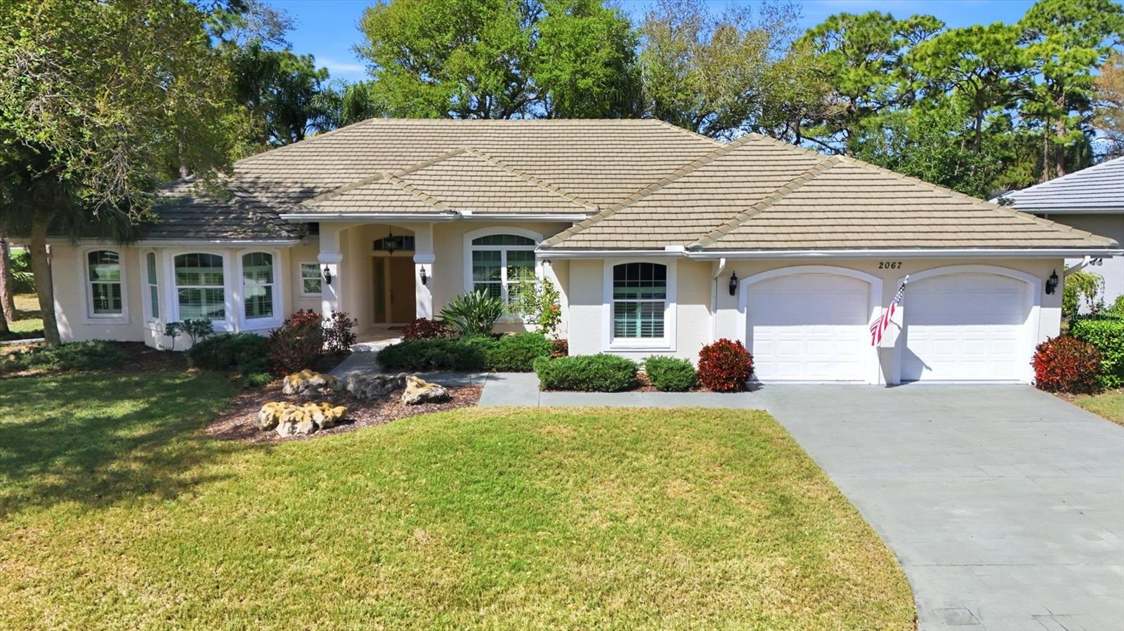 CALUSA LAKES - Residential
