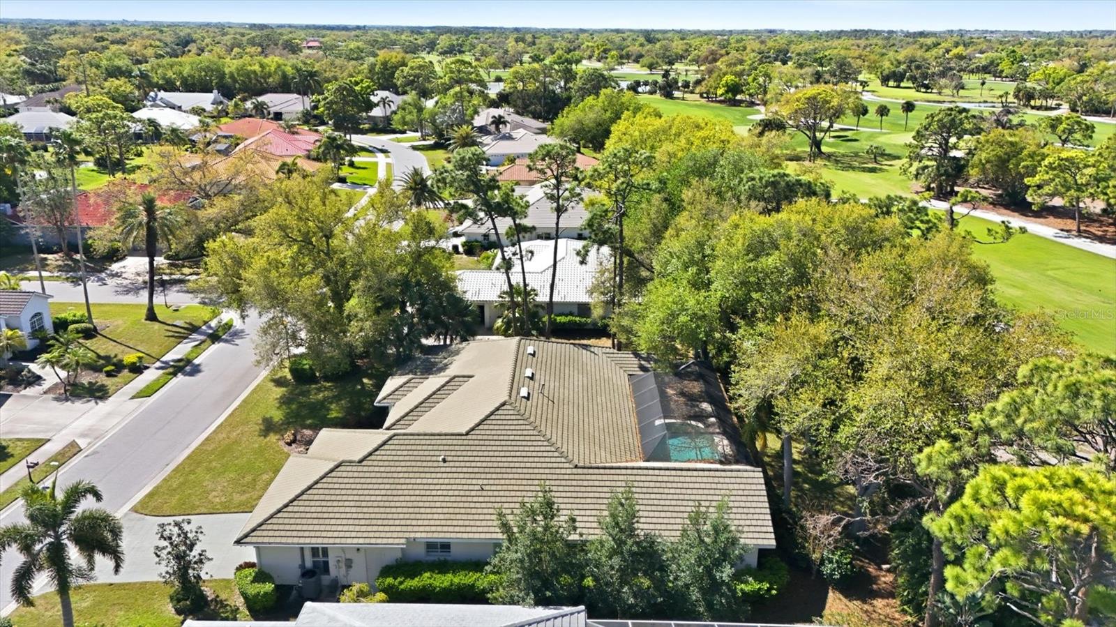 CALUSA LAKES - Residential