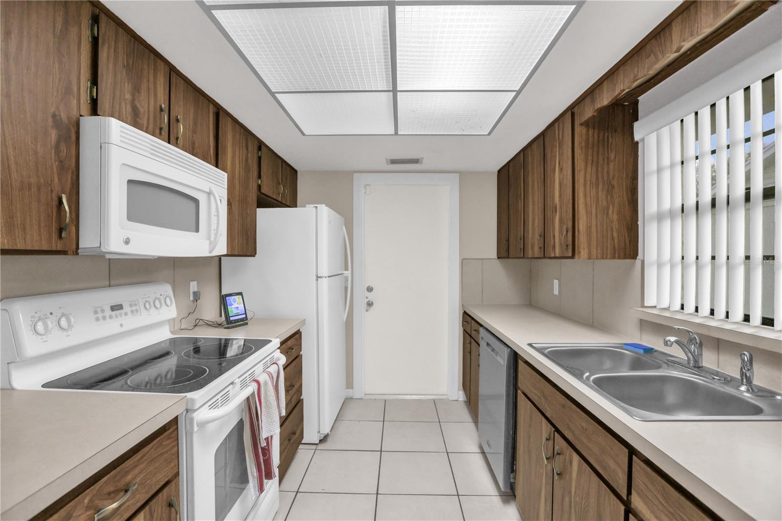 LAKE MARIE ESTATES REP - Residential