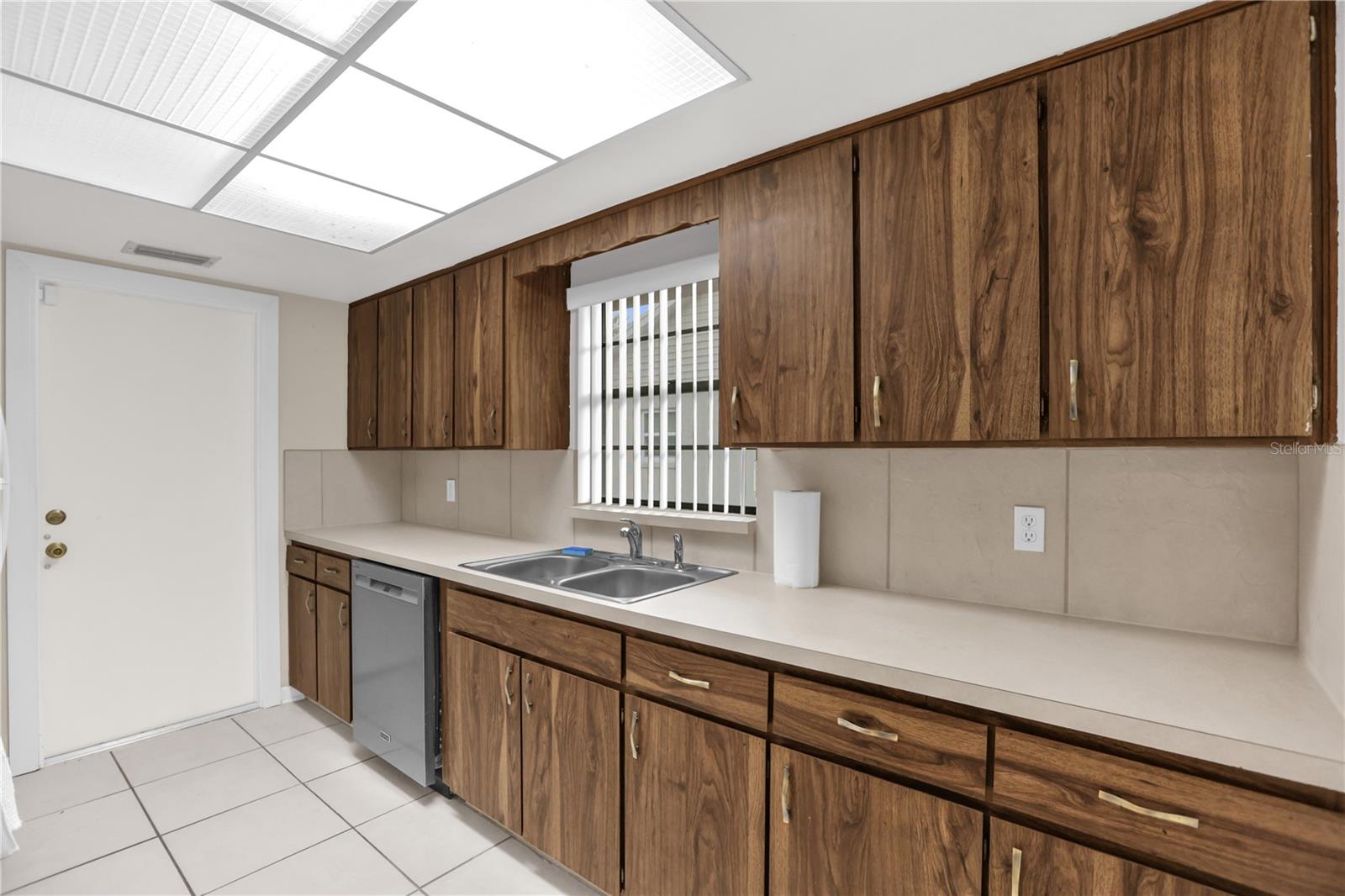 LAKE MARIE ESTATES REP - Residential