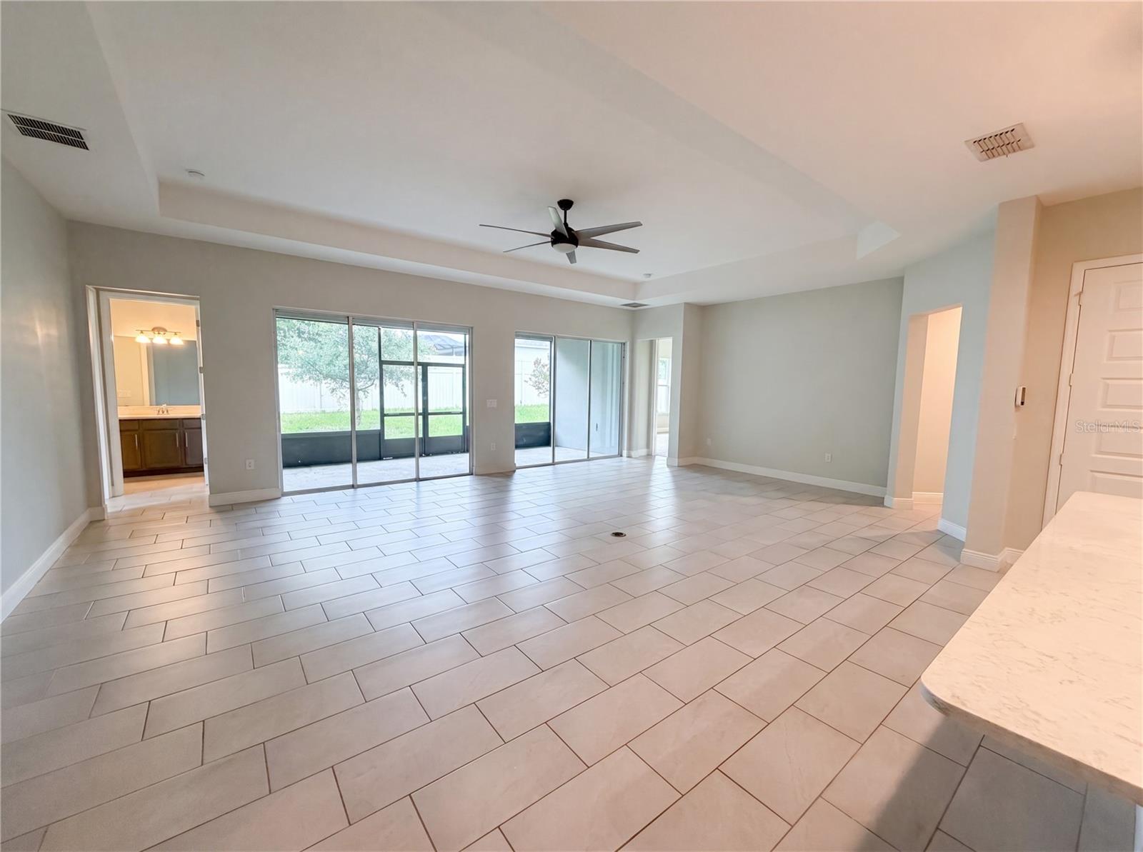 HUNTINGTON DOWNS - Residential