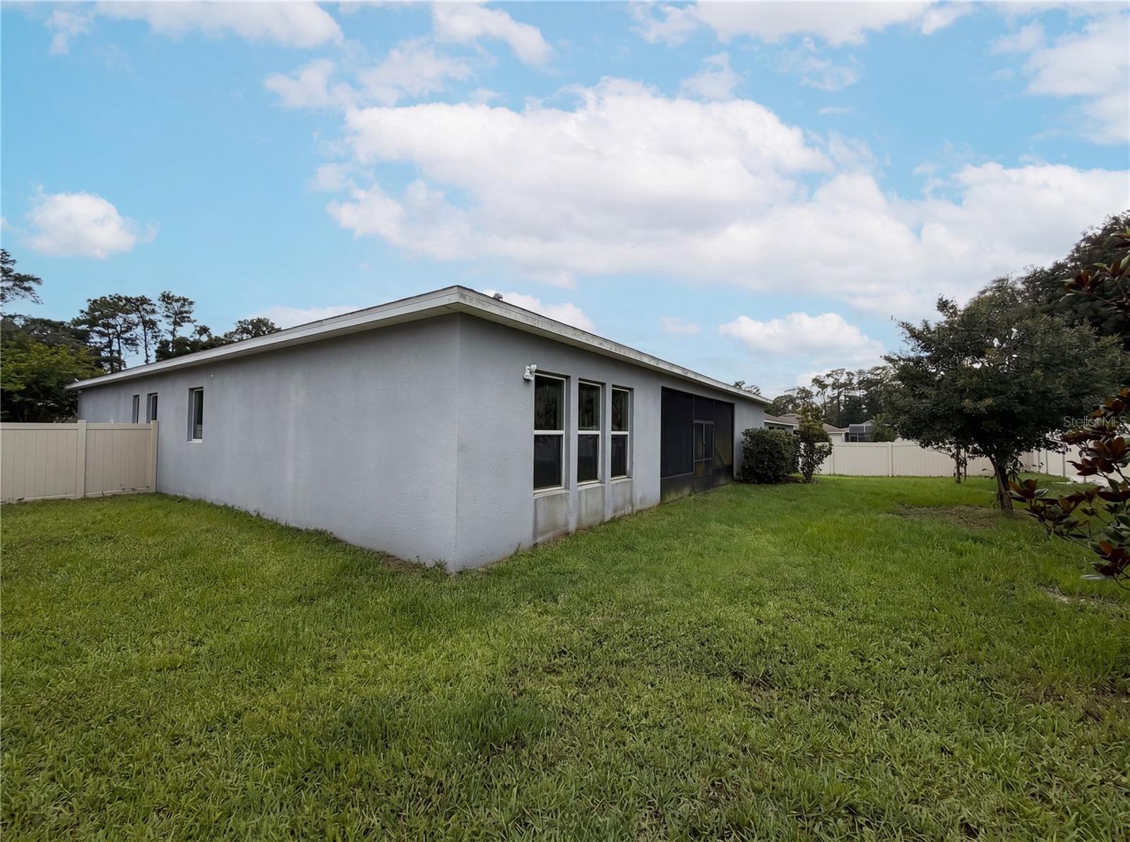HUNTINGTON DOWNS - Residential